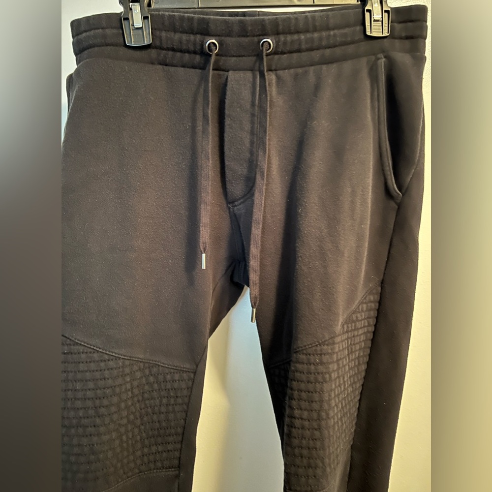 Divided Jogger - Picture 3 of 3